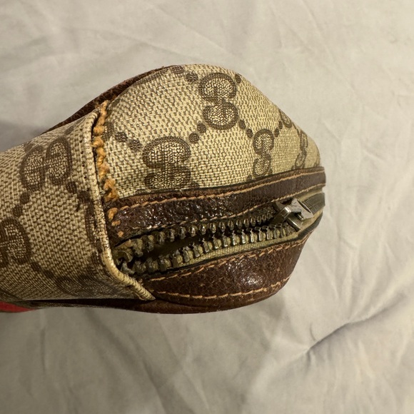 Vintage Gucci cosmetic bag - Picture 4 of 9